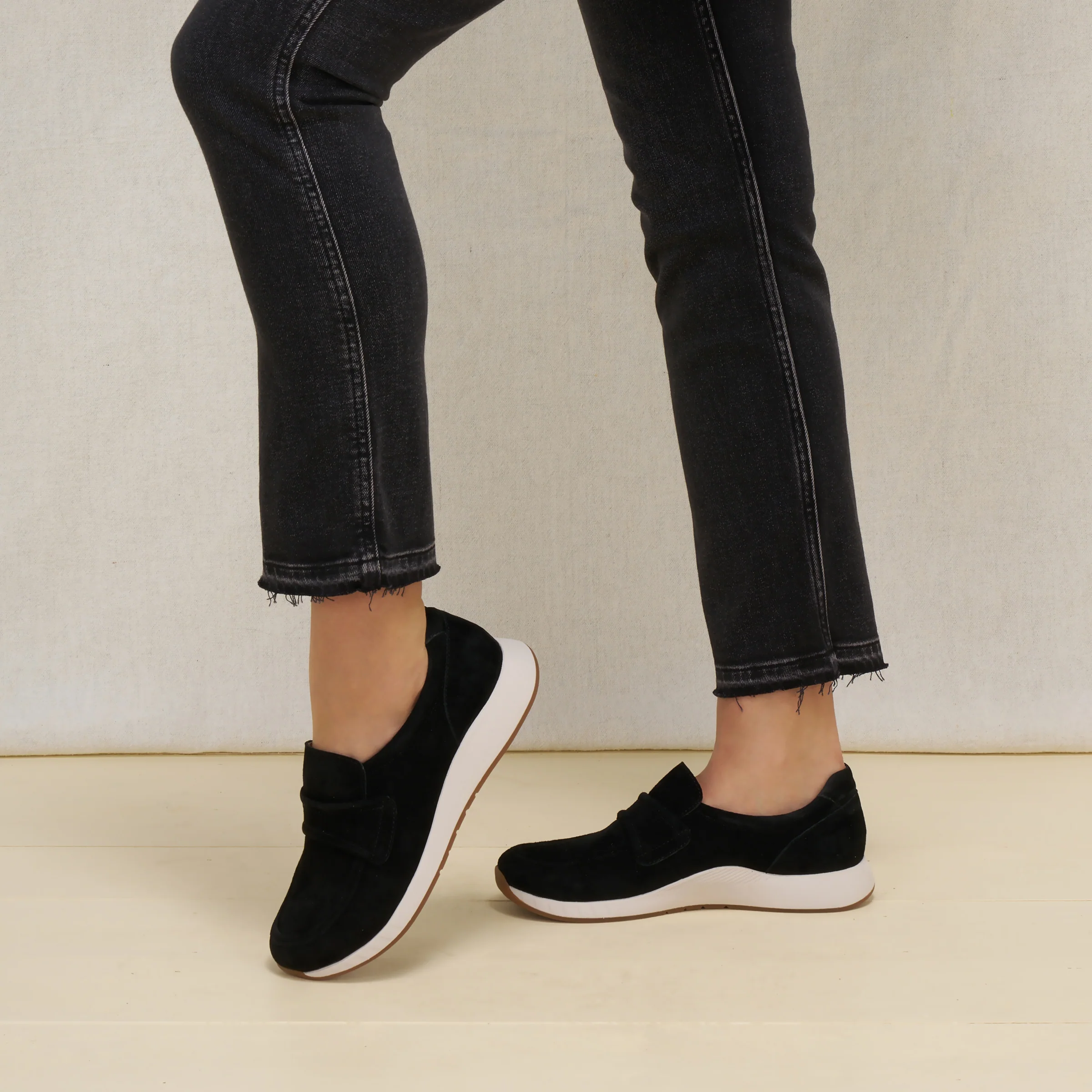 Clementine Black Nubuck - Image 2