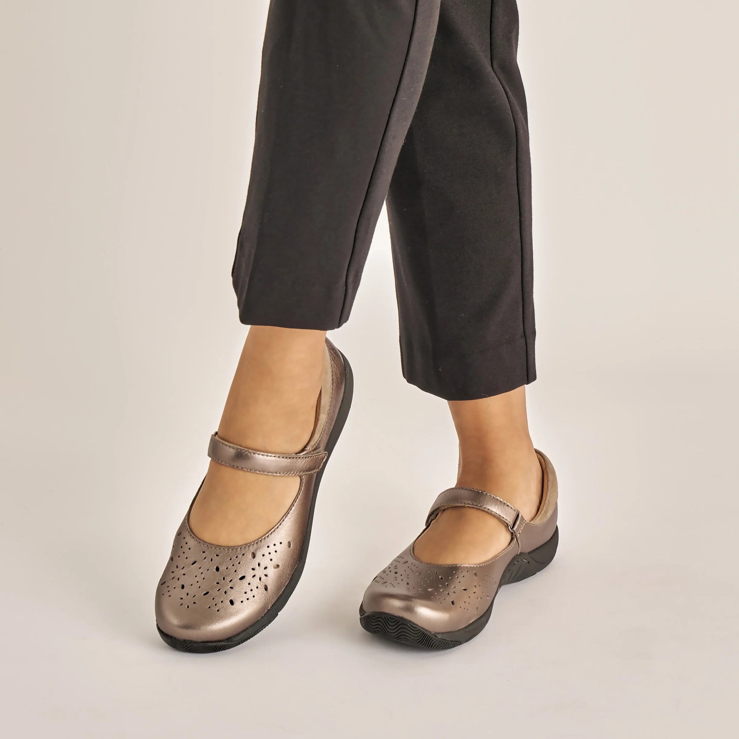 Stacy Pewter Metallic - Image 2